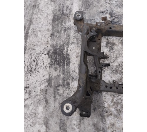 Балка подвески передняя (подрамник)