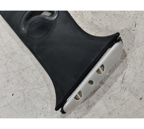 Обшивка центральной стойки правая верхняя