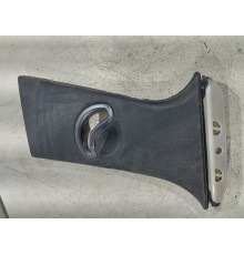 Обшивка центральной стойки правая верхняя