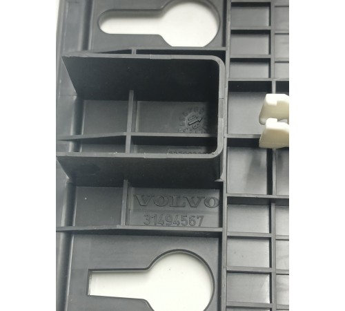 Крыша блока предохранителей