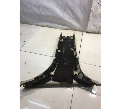 Обшивка стойки (центральная, левая)