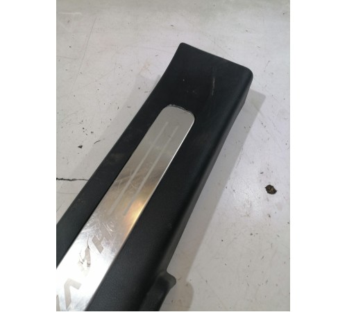 Накладка порога левая