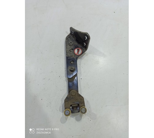 Ролик двери сдвижной (задний левый нижний)