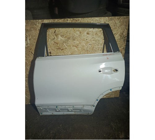 Дверь задняя левая