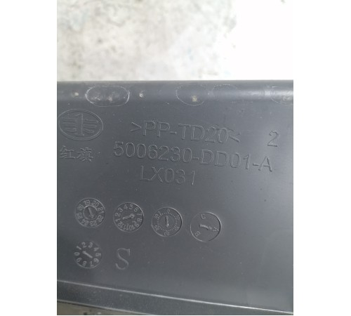 Кронштейн накладка пластик кузова