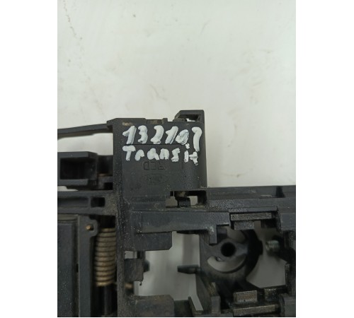 Кронштейн ручки двери