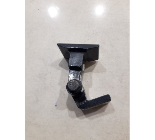 Петля двери(задняя правая верхняя)