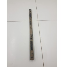 Поперечное крепление топливного бака