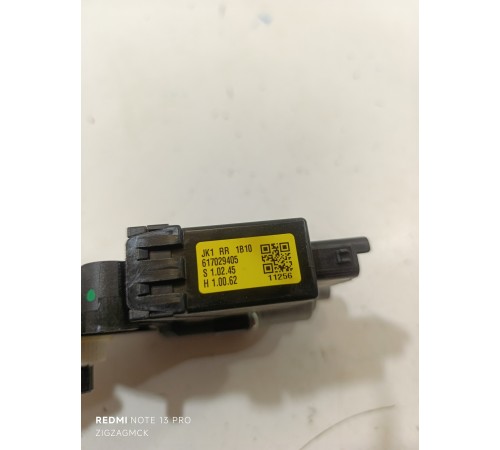 Моторчик стеклоподъемника задний правый