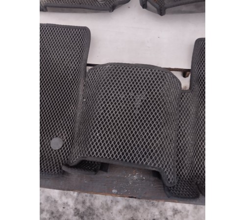 Комплект ковриков салона