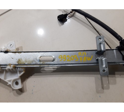 Стеклоподъемник (передний правый)