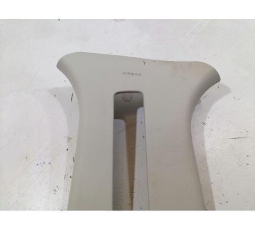 Обшивка центральной стойки левая верхняя 