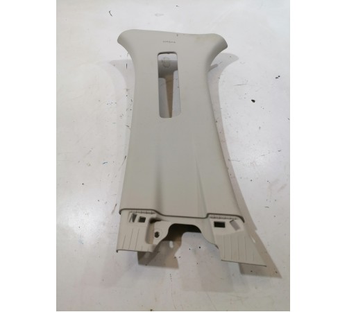 Обшивка центральной стойки левая верхняя 