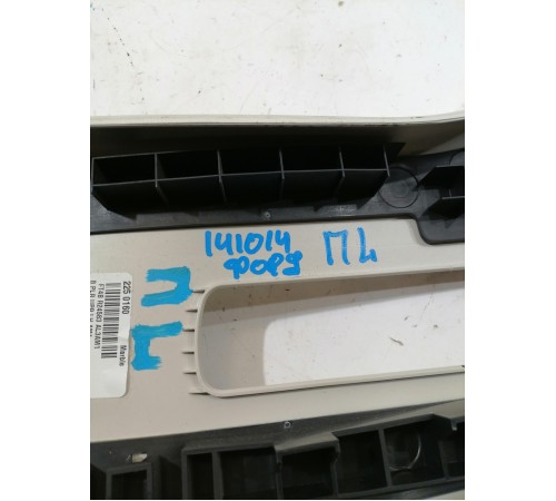 Обшивка центральной стойки левая верхняя 