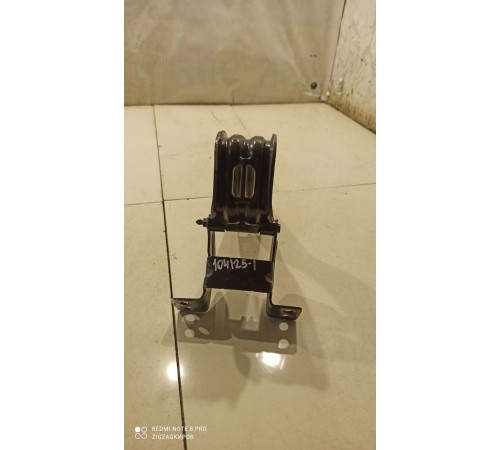 Петля дополнительная передняя крышки вещевого отсека