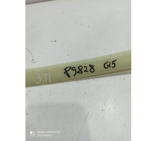 Направляющая стекла задней правой двери