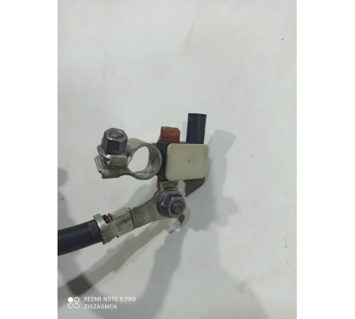 Клемма аккумулятора