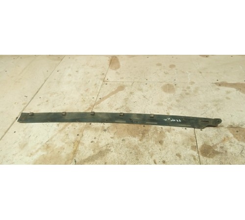 Уплотнительная резинка передней правой двери