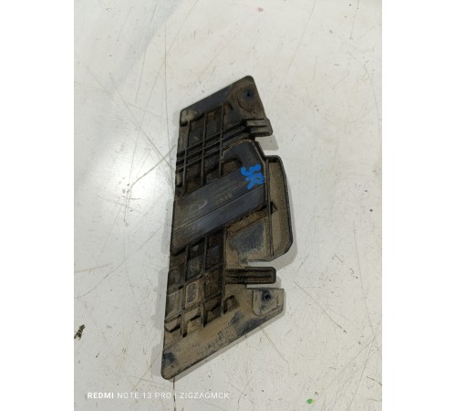 Кронштейн бампера задний правый