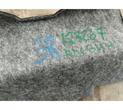 Обшивка багажника правая