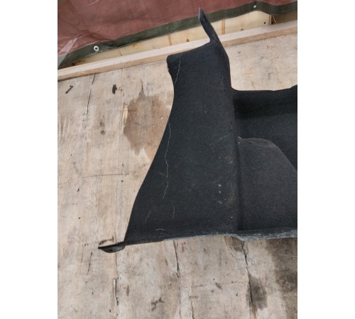 Обшивка багажника правая