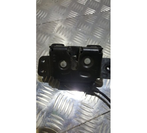 Замок багажника