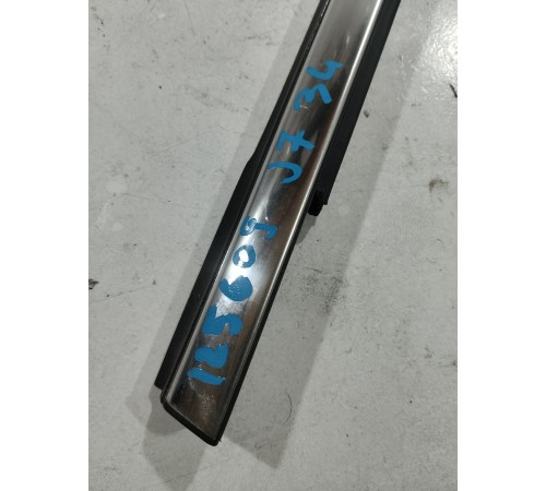 Молдинг стекла задний левый