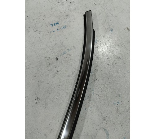 Молдинг стекла задний левый