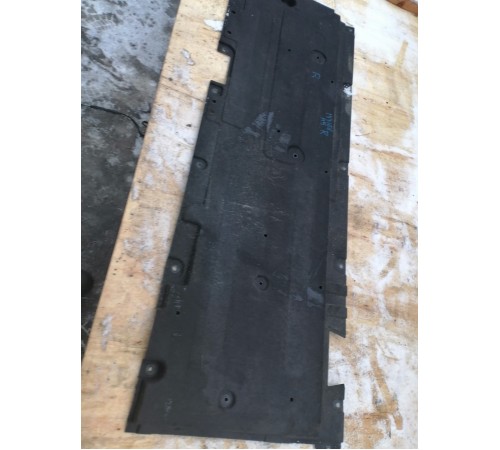 Защита днища правая антигравийная