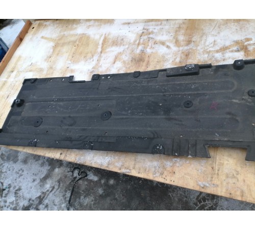 Защита днища правая антигравийная