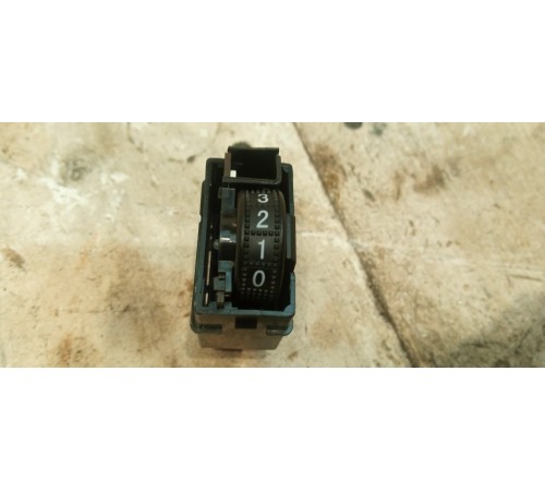 Кнопка корректора фар