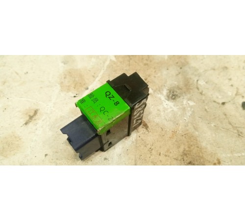 Кнопка корректора фар