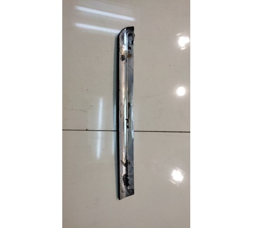 Накладка передней решётки бампера (левая, верхняя)