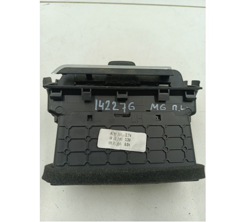 Воздушный дефлектор передний левый