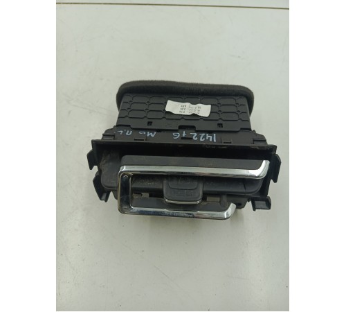 Воздушный дефлектор передний левый