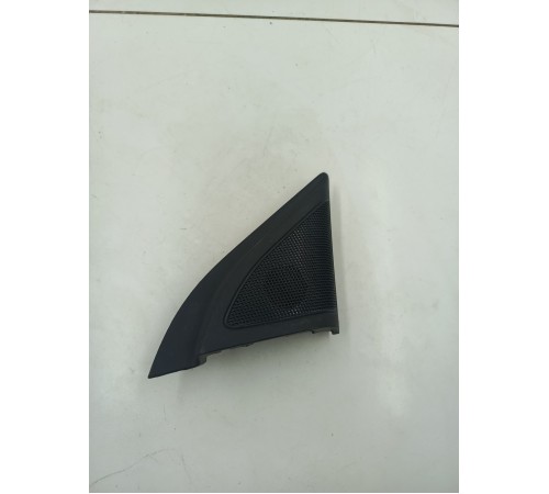 Угол двери передний правый внутренний с динамиком