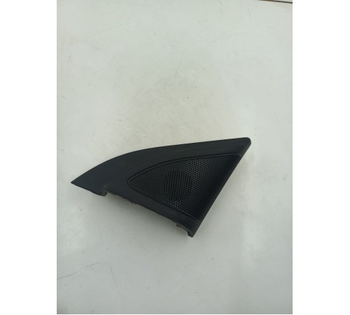 Угол двери передний правый внутренний с динамиком