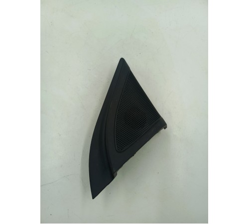 Угол двери передний правый внутренний с динамиком