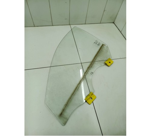 Стекло двери переднее левое