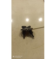 Фиксатор обшивки центральной стойки нижний