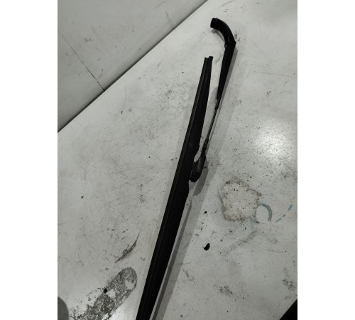 Поводок стеклоочистителя левый