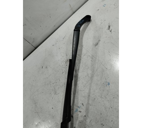 Поводок стеклоочистителя левый