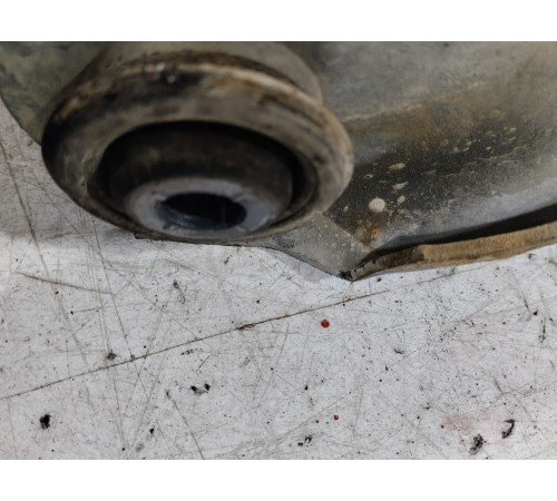 Рычаг подвески (передний левый)