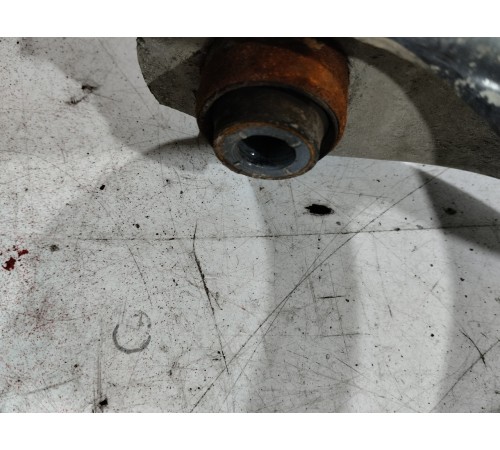 Рычаг подвески (передний левый)