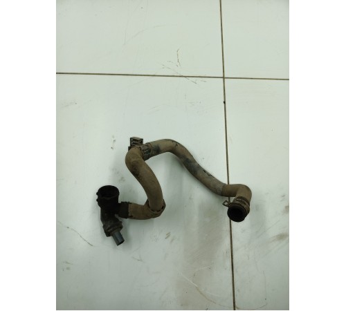 Патрубок охлаждения