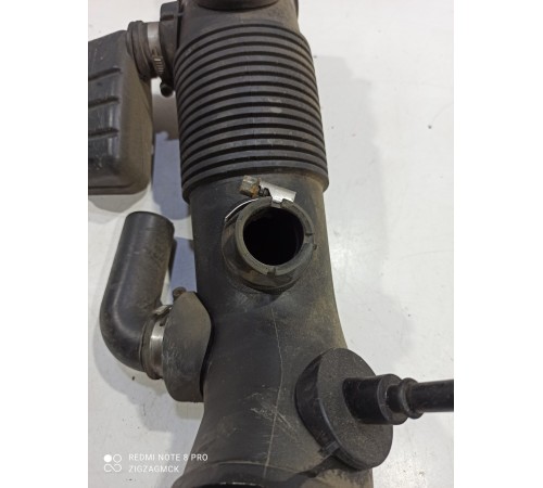 Патрубок воздушного с абсорбером