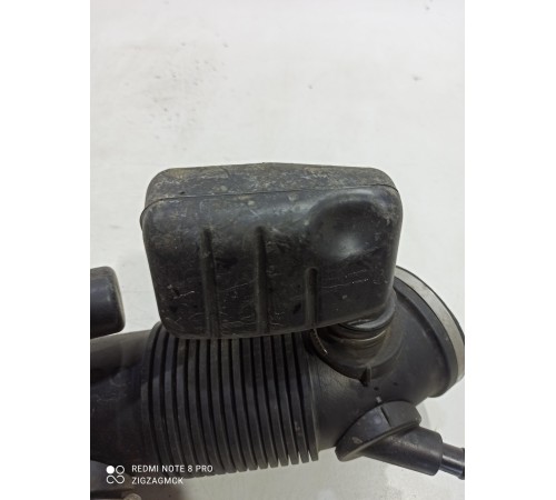 Патрубок воздушного с абсорбером