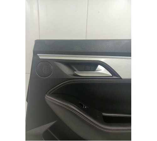 Обшивка двери задняя правая