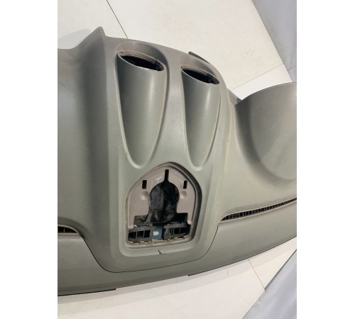 Передняя панель салона (верхняя часть)