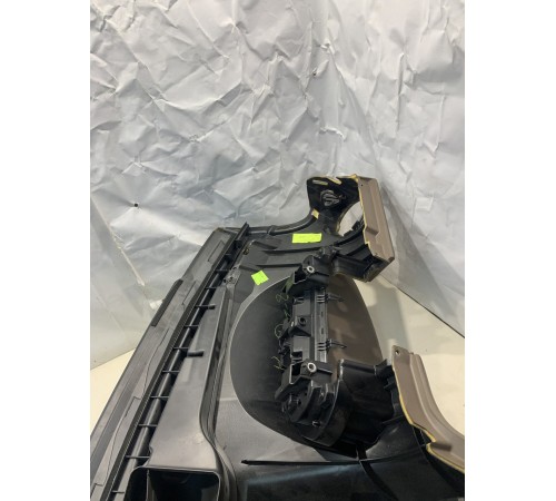 Передняя панель салона (верхняя часть)